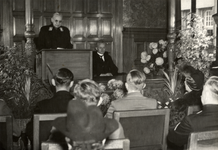 97885 Afbeelding van dr. W.B. Engelbrecht tijdens zijn toespraak bij zijn installatie als commissaris van de provincie ...